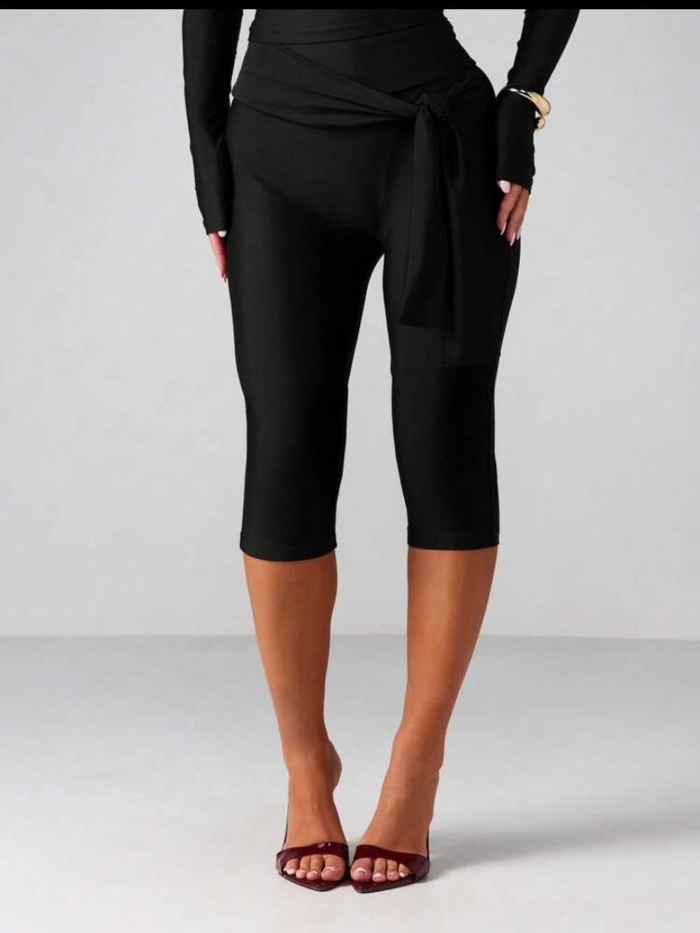 Missguided + Black Cropped Tie-Waist Ponte Capri Pants